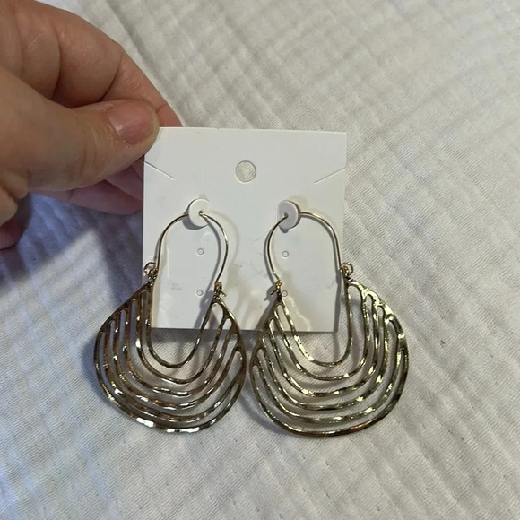 Beautiful bohemian style statement earrings - Picture 3 of 3